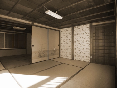 ２階和室・ビフォー（劇的ビフォーアフター・隣家で食事する家）