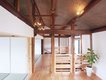 ２階２・アフター（劇的ビフォーアフター・隣家で食事する家）